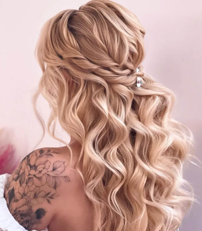 Half-up Loose Curls with Sparkling Hairpins