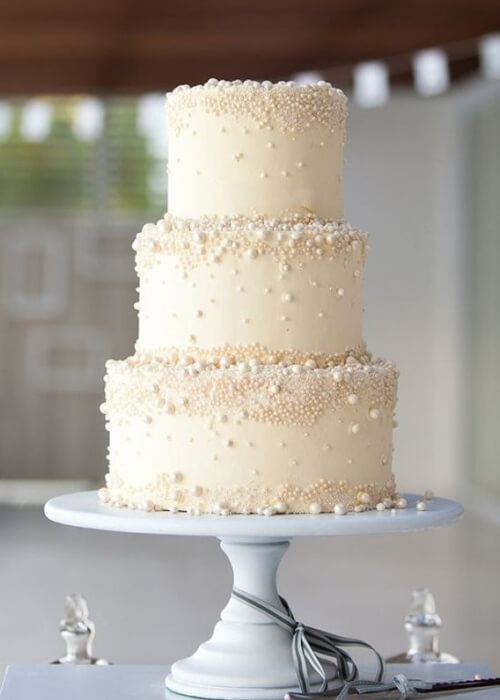A Stunning Pearl Wedding Cake