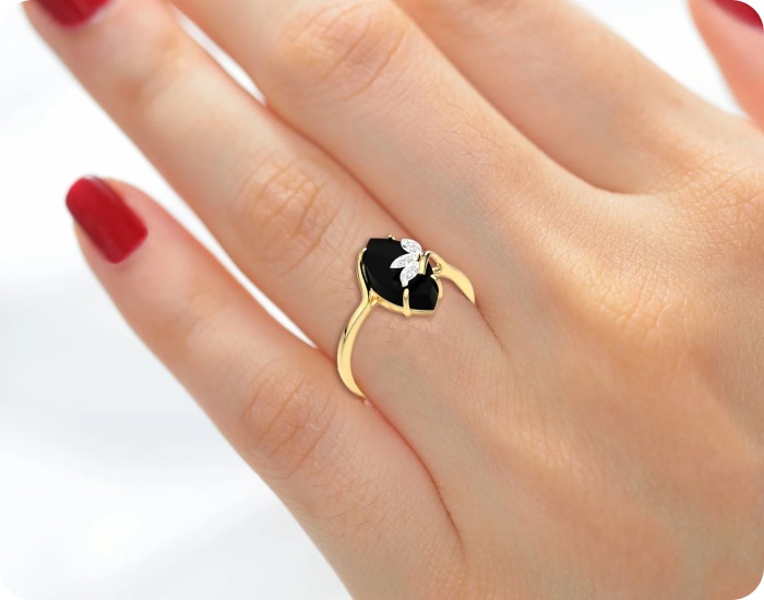 Black Onyx and Yellow Gold Ring