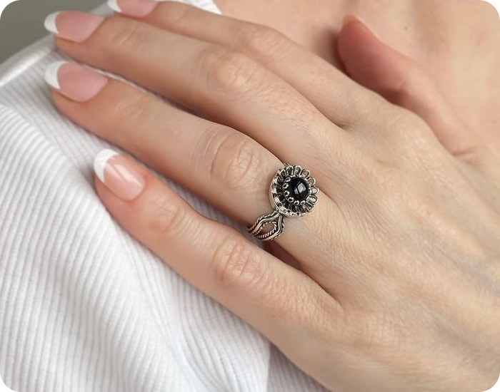 Cocktail Onyx Ring