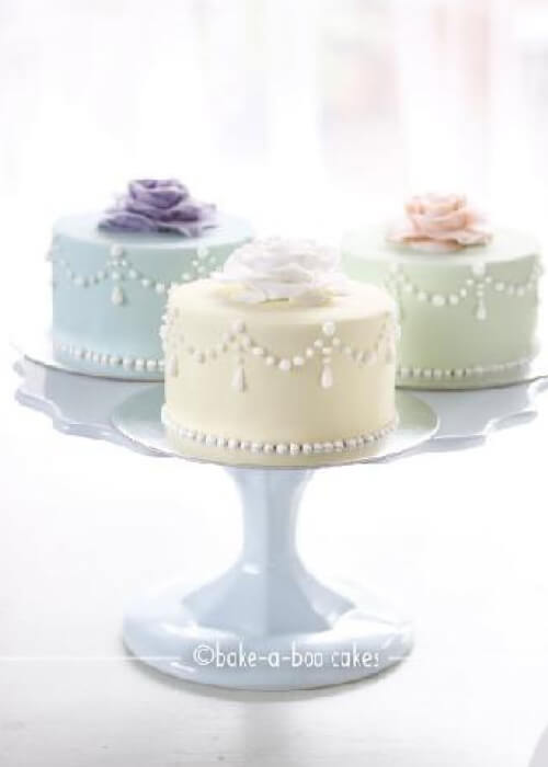 Minimalistic Charm Pearl Wedding Cake