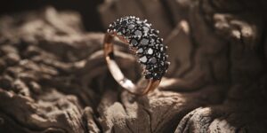12 Unique Ways to Style Your Small Diamond Ring