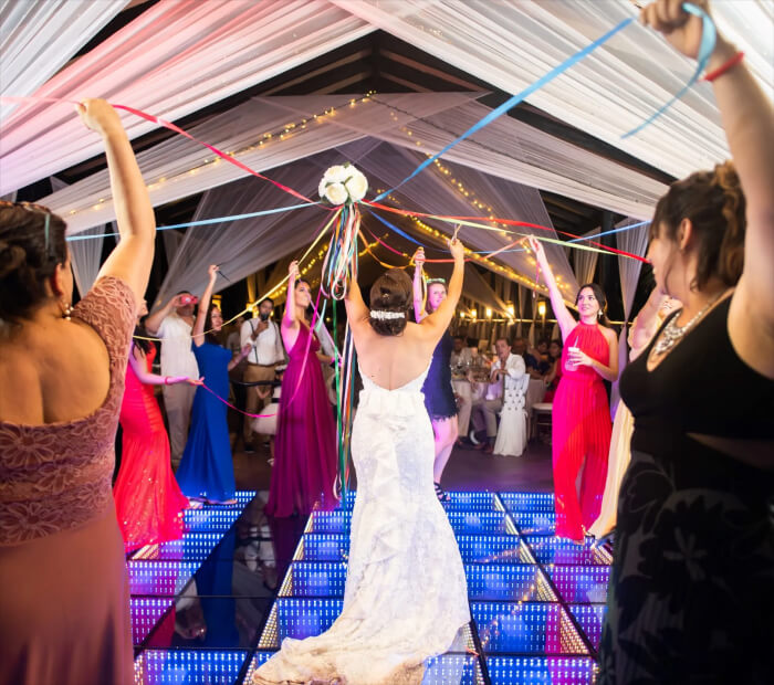 10+ Alternatives to the Garter and Bouquet Toss for 2024 |