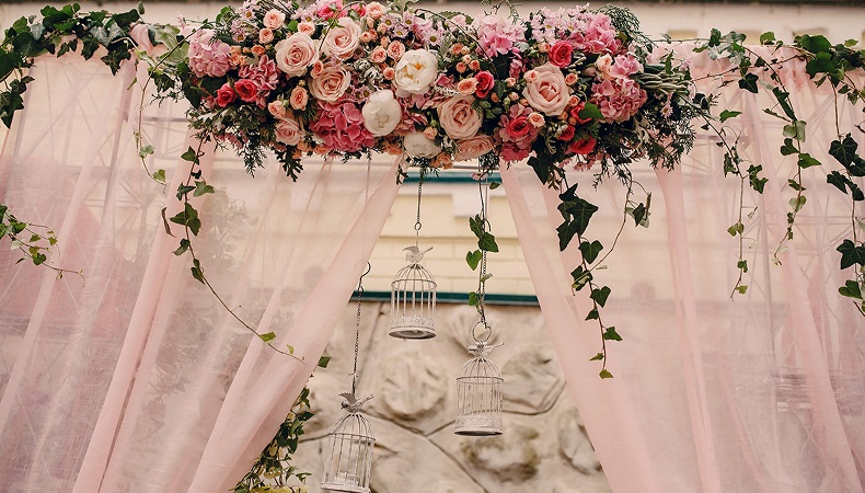 Top 10 Wedding Stage Flower Decoration Ideas