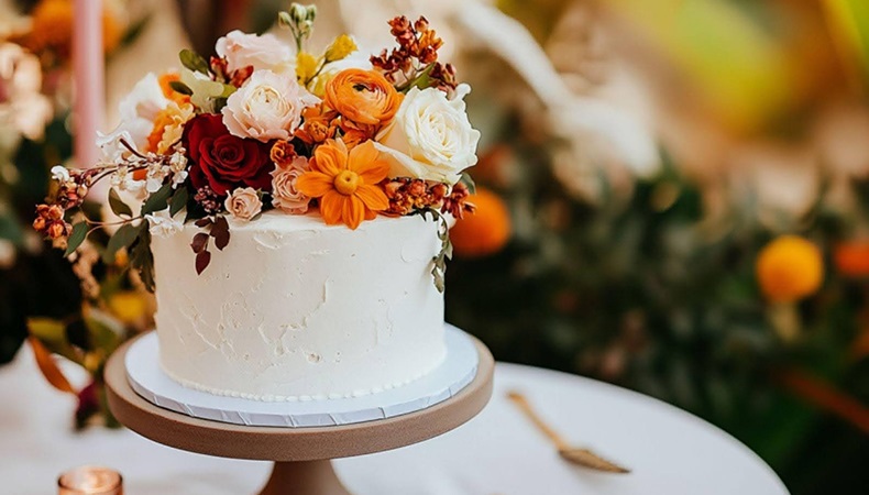 12 Ways to Incorporate Fall Colors Into Your Wedding