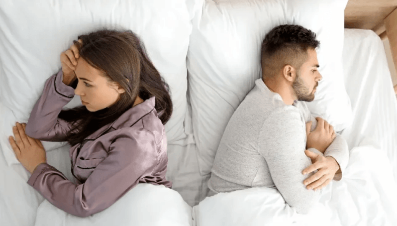 10 Signs of an Unhappy Marriage (And What You Can Do Next)