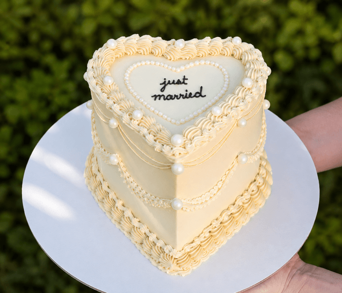 Vintage Heart Shaped Pearl Cake - Happy Wedding App Vintage Heart Shaped Pearl Cake