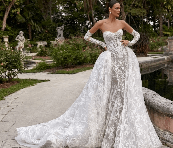 Dress with a Detachable Train