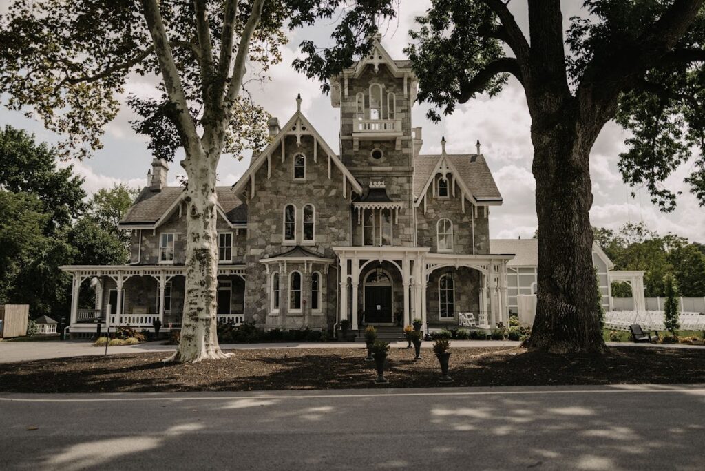 Loch Aerie Mansion: Elegant Wedding Venue in Malvern, PA
