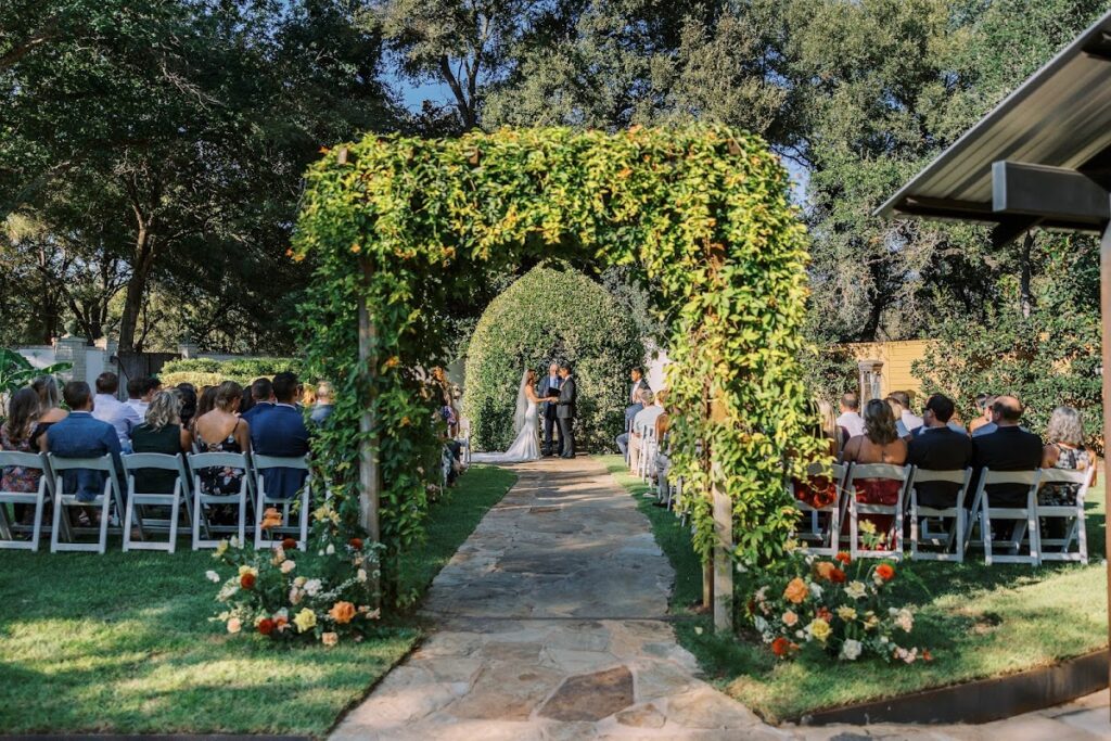 Hummingbird House: Enchanting Wedding Venue