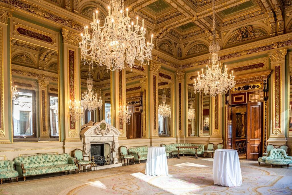 Drapers’ Hall: Elegant London Wedding Venue