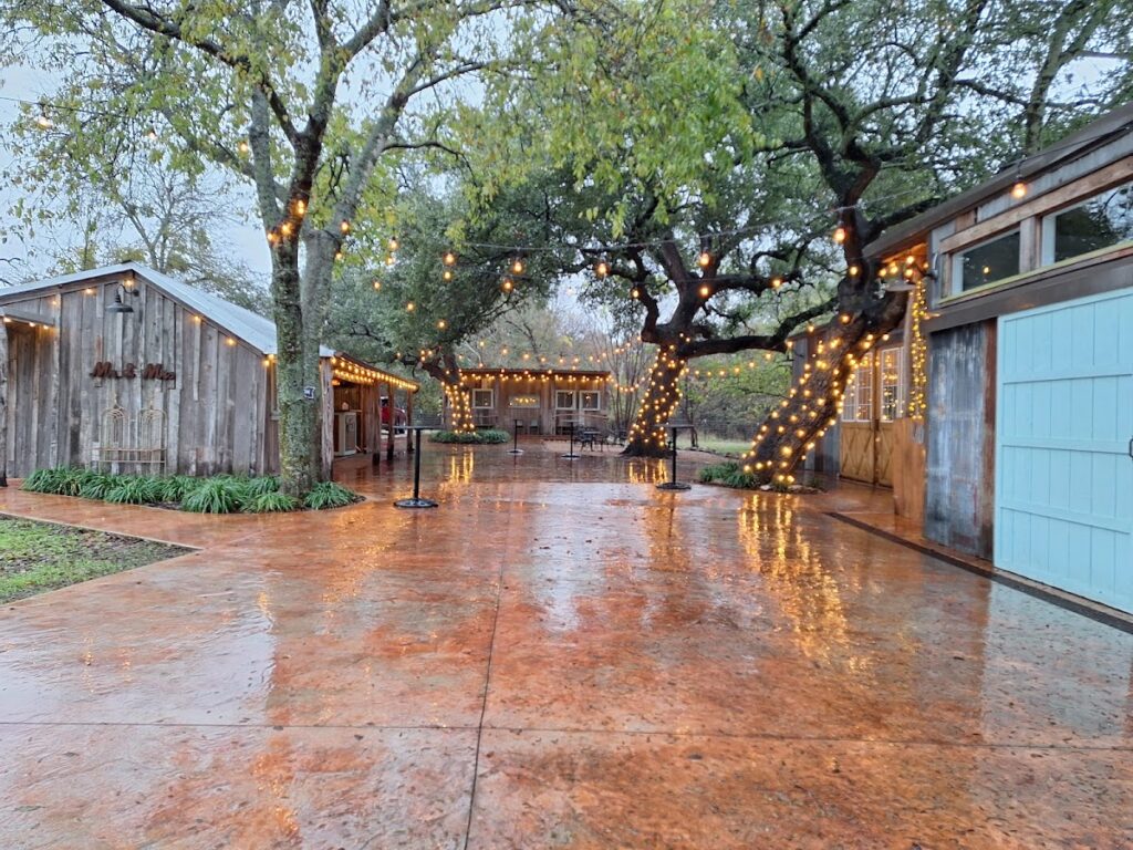 Silo and Oak: Your Dream Texas Wedding Venue