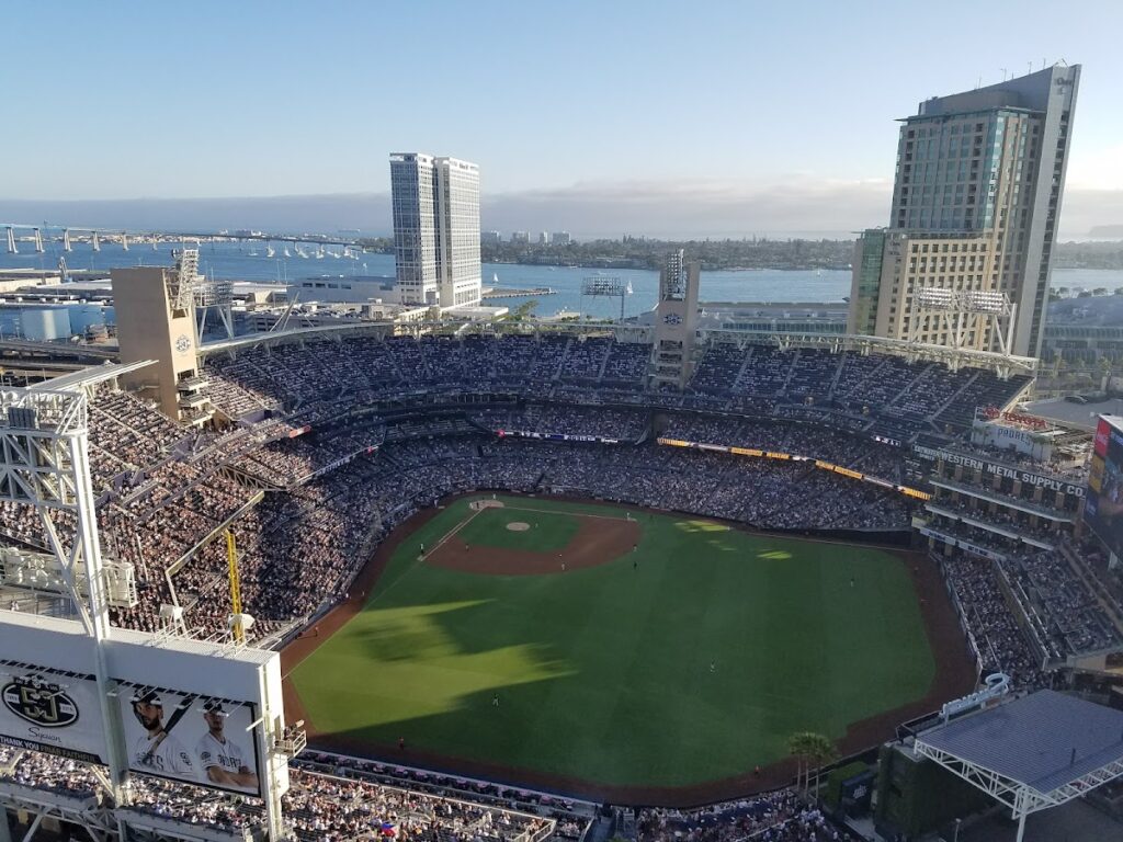 Ultimate Skybox at DiamondView Tower